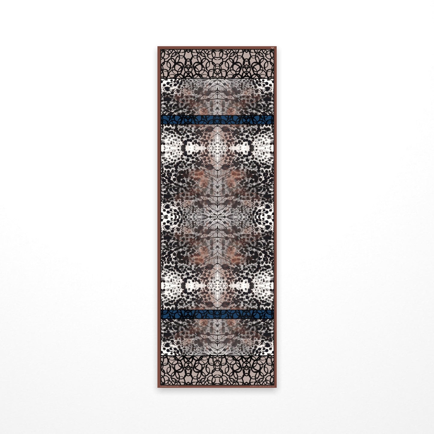Scarf med unikt mönster 63 x 180 cm - Plymhöken och Mantelfalken